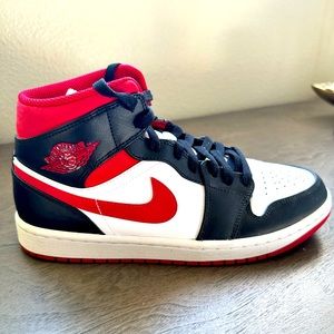 Men’s Air Jordan 1 Mid
Gym Red Black White 8.5 8 1/2